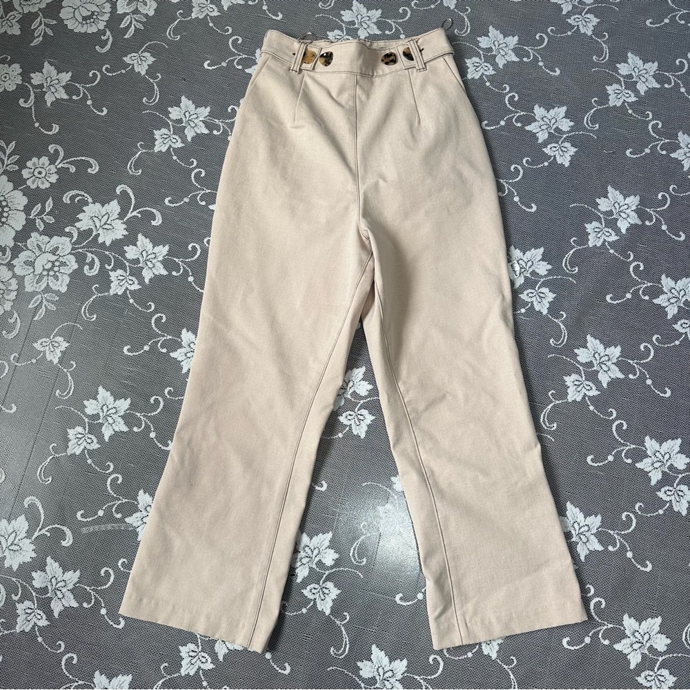 Finders Keepers High Rise Crop Flare Pant in Beige Sz 4